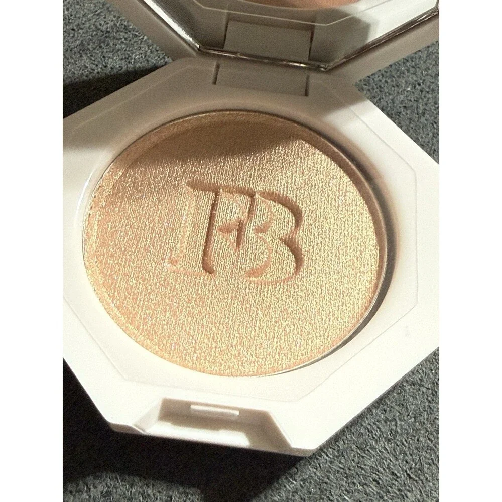 FENTY BEAUTY KILLAWATT Freestyle Highlighter  Hustla Baby 2.2gms MINI RP $20